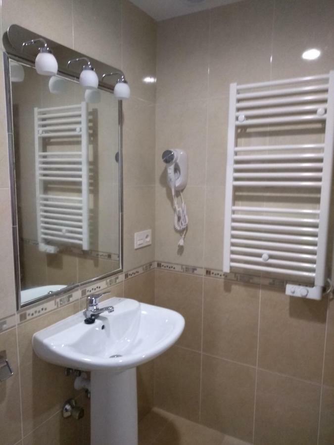 Apartamentos Prestin Onís エクステリア 写真