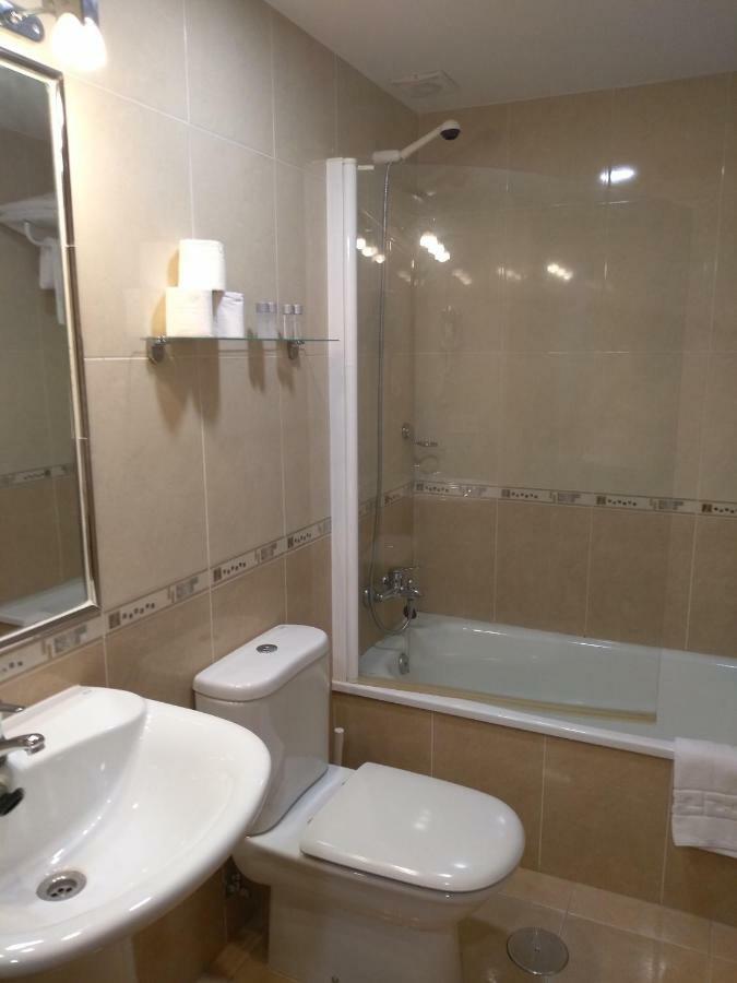 Apartamentos Prestin Onís エクステリア 写真